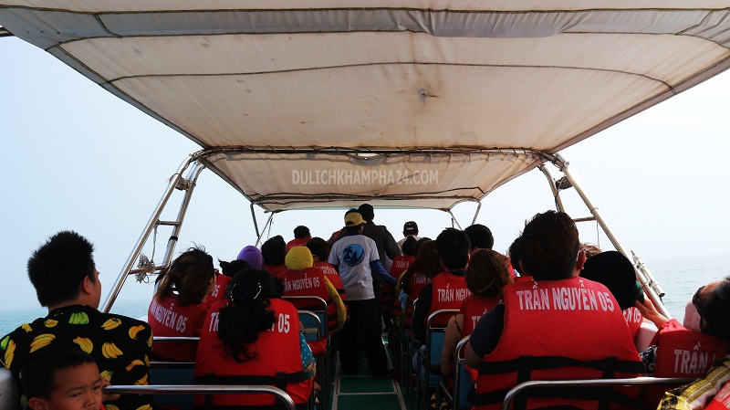 High speed boat to Cham Island island